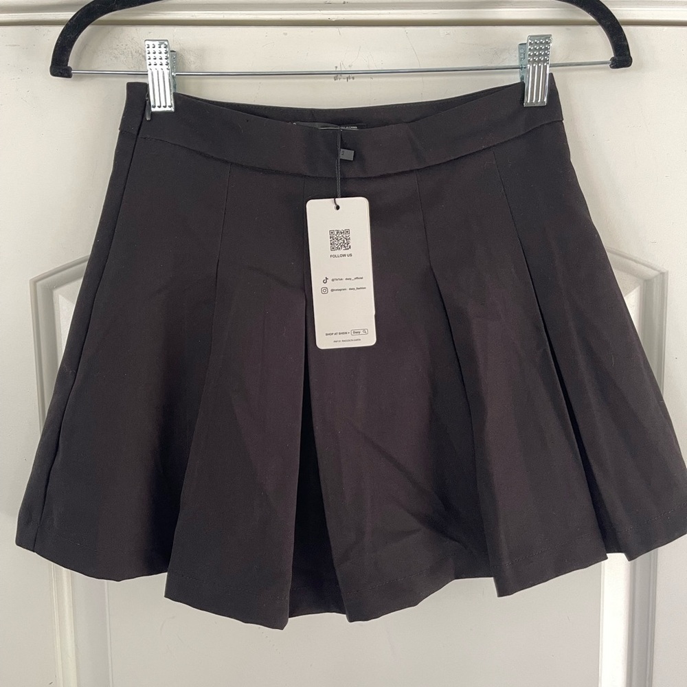 Dazy Black Pleated Mini Skort - S